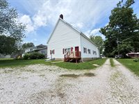 221 Jackson St, Sullivan, IN 47885