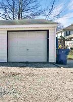 221 Jackson St, Sullivan, IN 47885