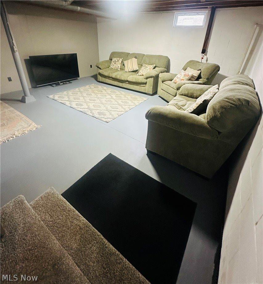 5966 Fairdale Drive, Cambridge, OH 43725