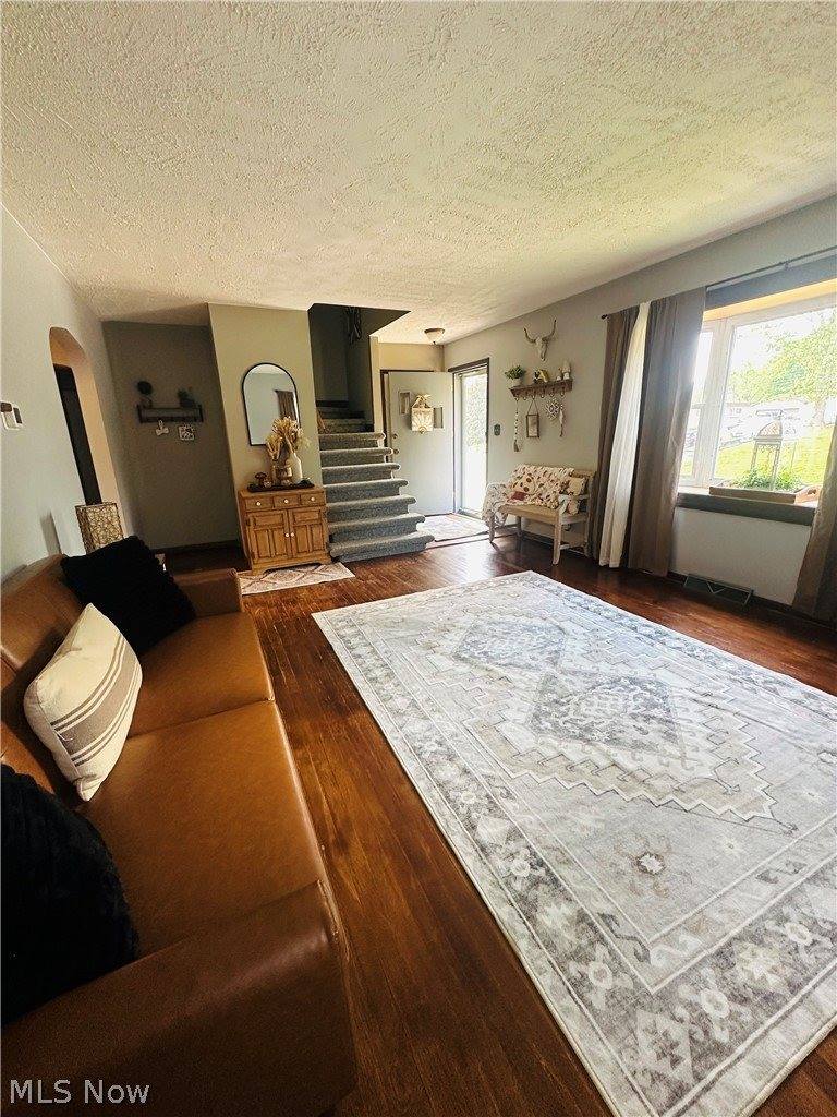 5966 Fairdale Drive, Cambridge, OH 43725