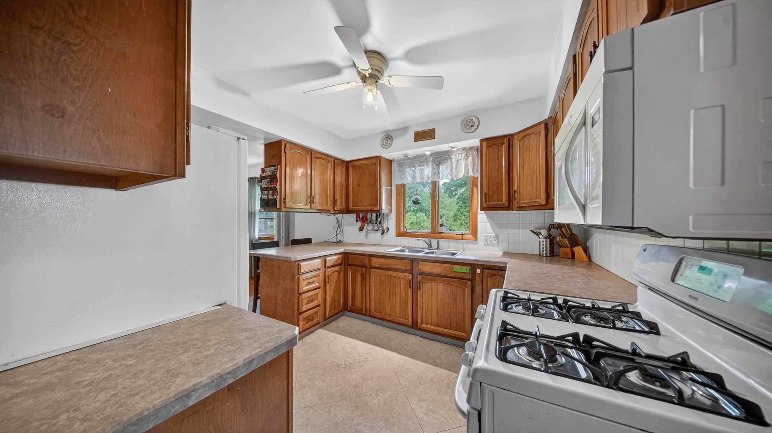 472 Fairoaks Blvd, Mansfield, OH 44907