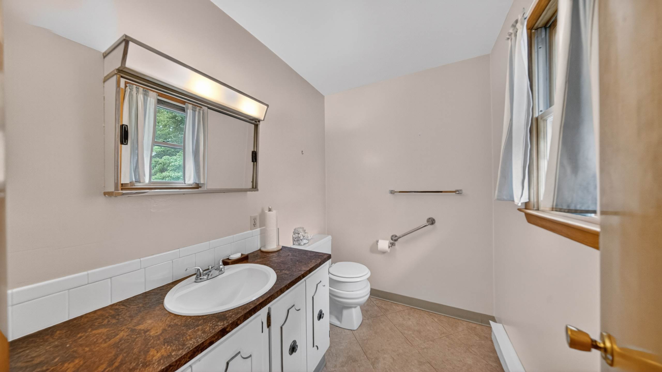 472 Fairoaks Blvd, Mansfield, OH 44907