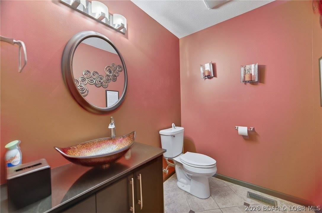 1054 Linn Creek Road, Lake Ozark, MO 65049