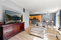 1079 SE Portlandia Ave, Hillsboro, OR 97123