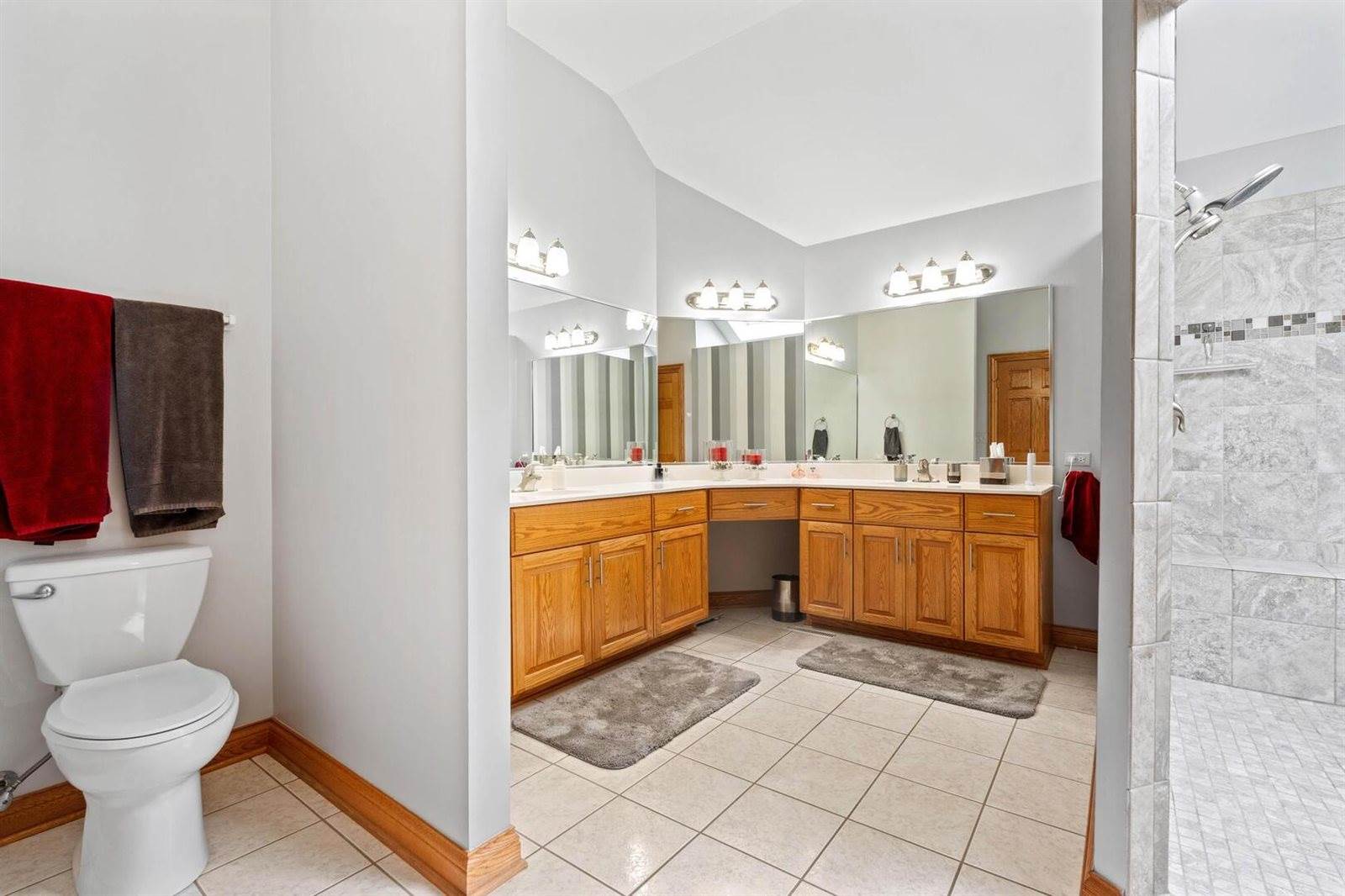 8135 Basswood Road, Orland Park, IL 60462