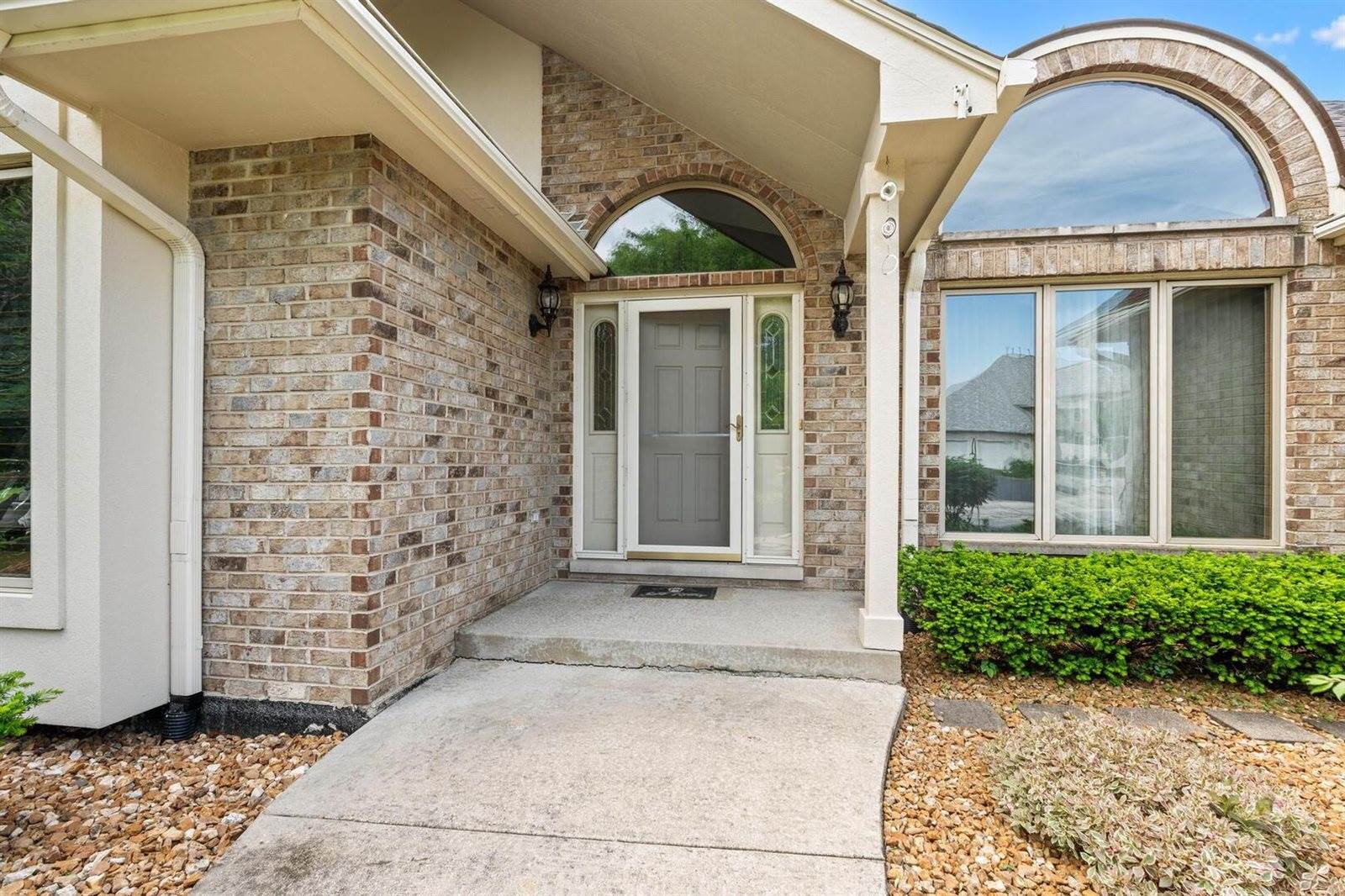8135 Basswood Road, Orland Park, IL 60462