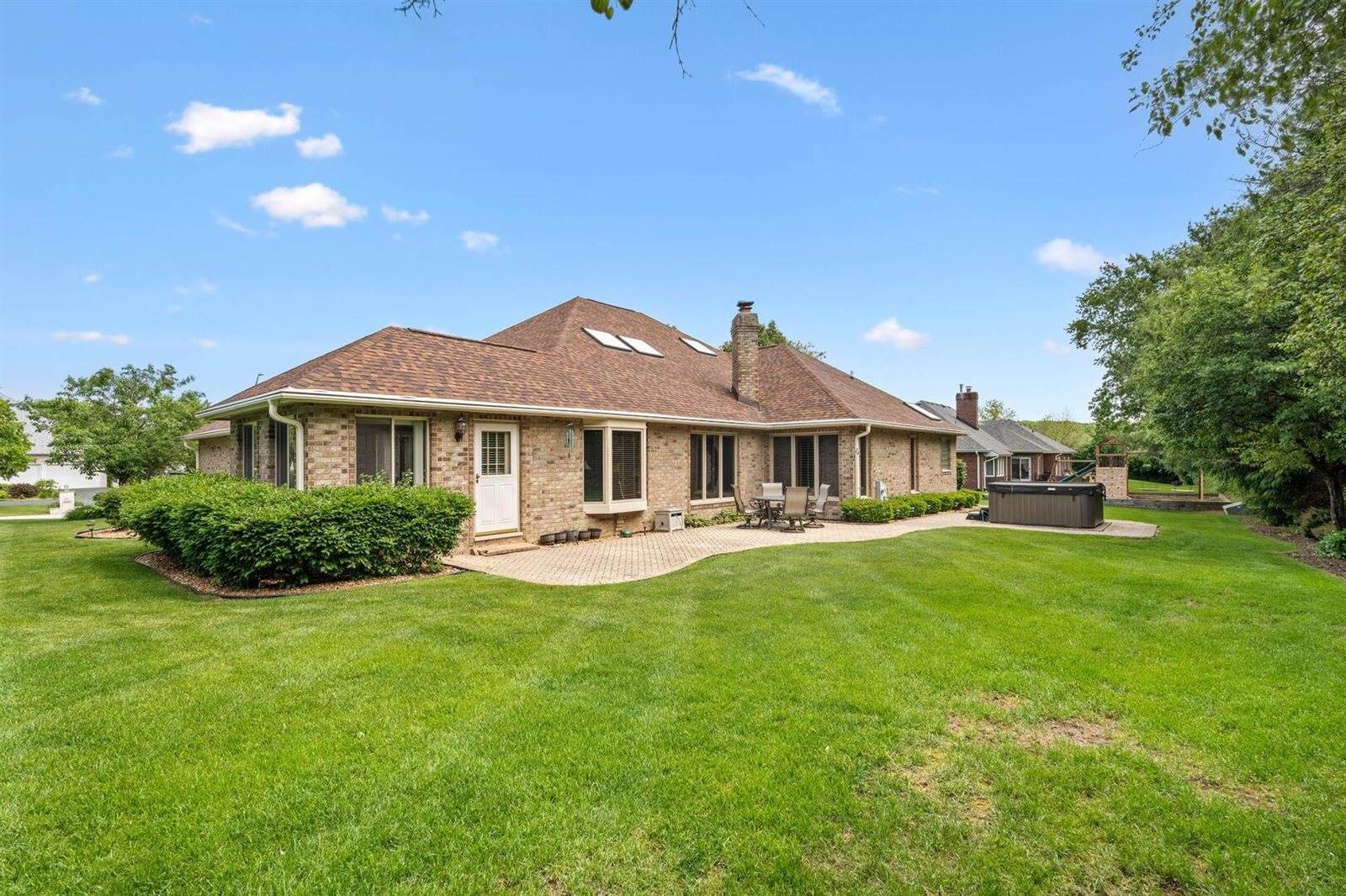 8135 Basswood Road, Orland Park, IL 60462