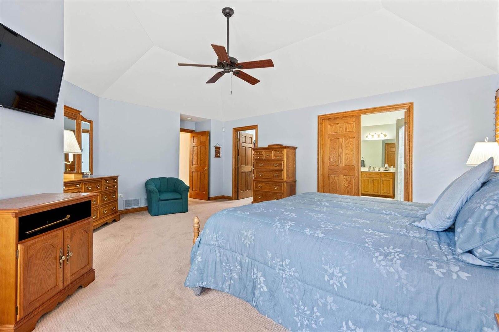 8135 Basswood Road, Orland Park, IL 60462