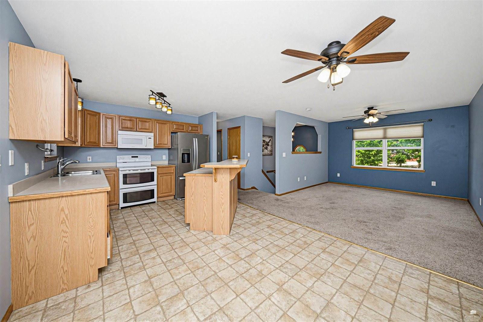 926 Nicholson, Chapman, KS 67431