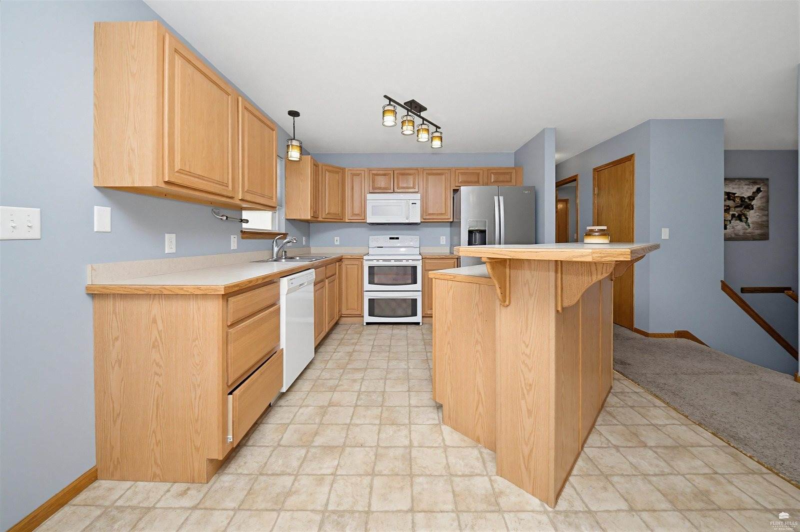 926 Nicholson, Chapman, KS 67431