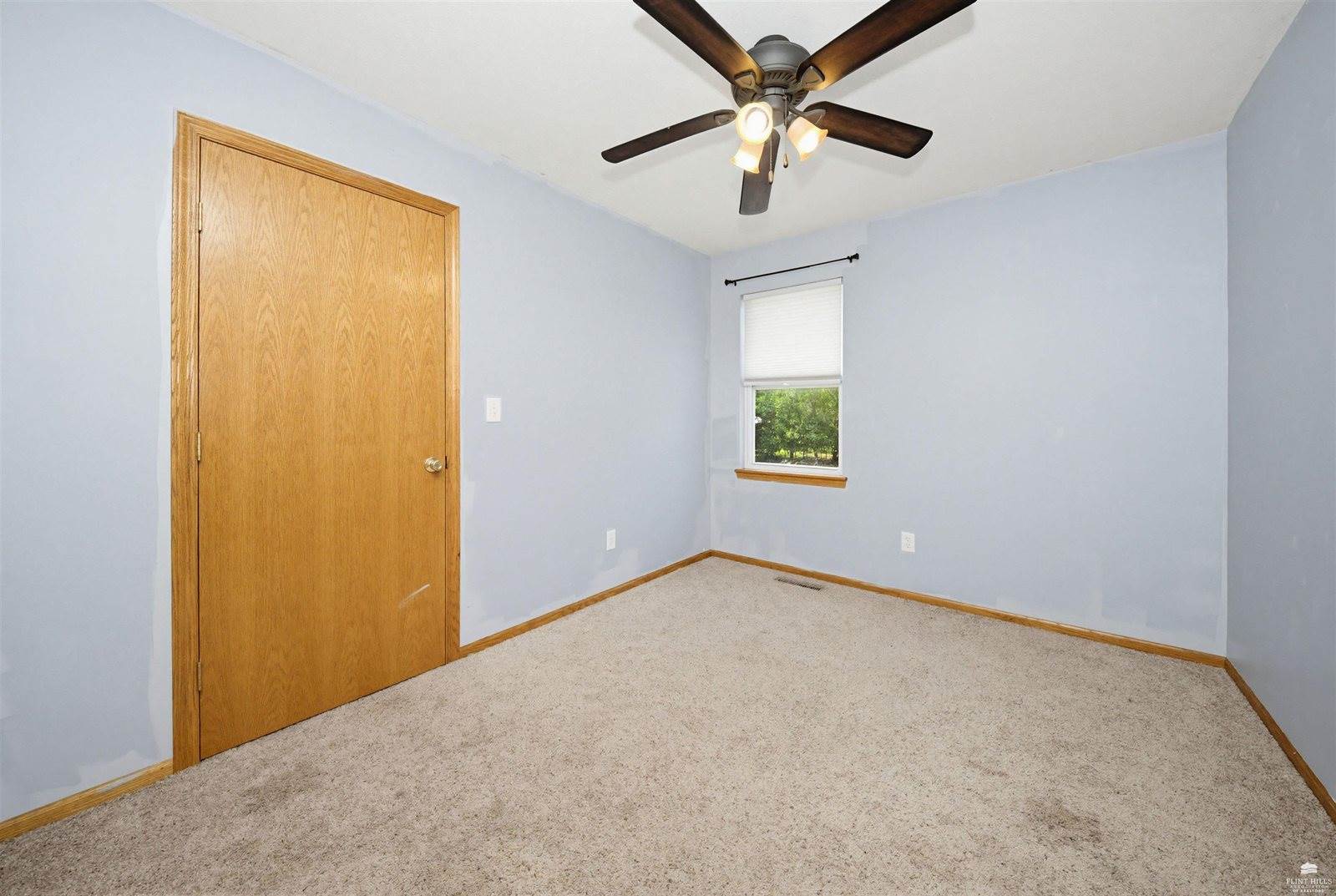 926 Nicholson, Chapman, KS 67431