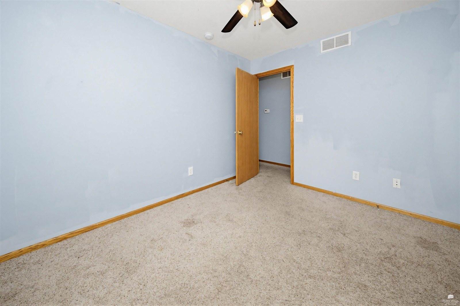926 Nicholson, Chapman, KS 67431