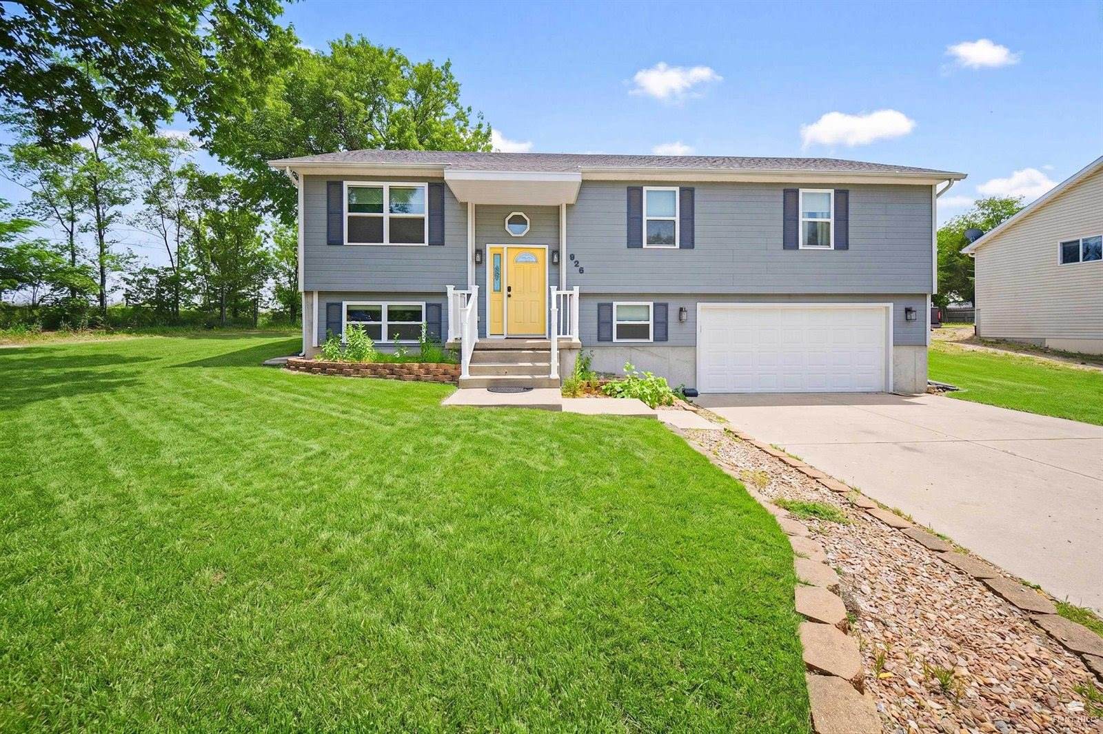 926 Nicholson, Chapman, KS 67431