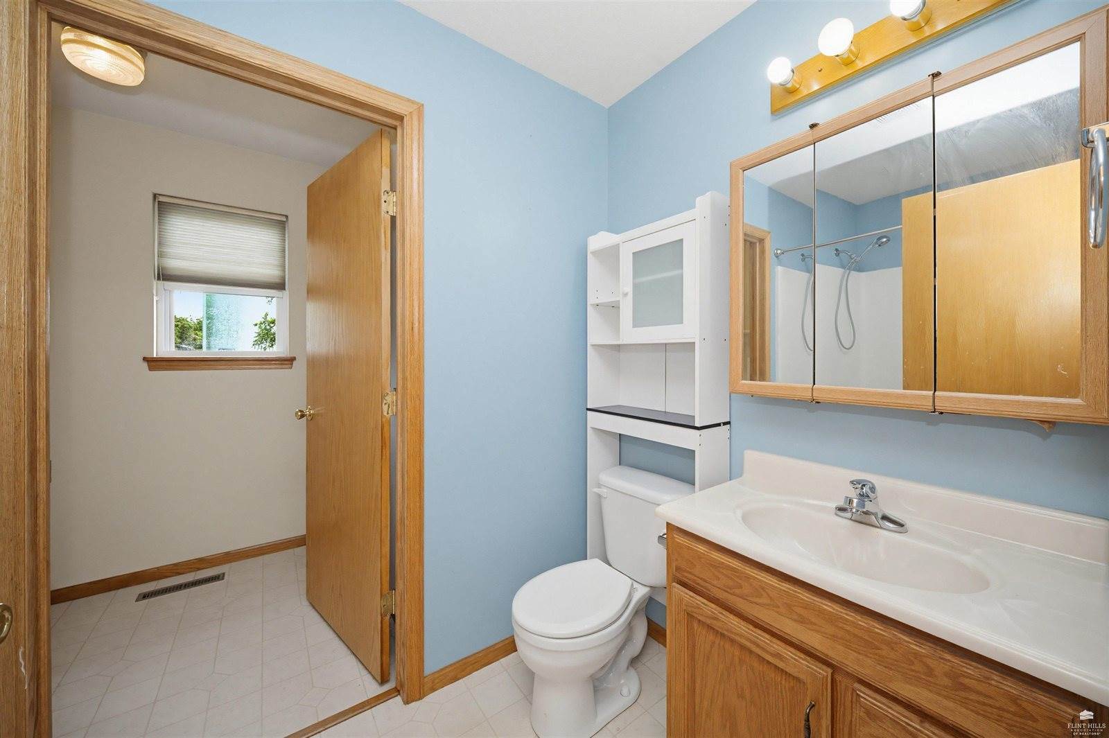 926 Nicholson, Chapman, KS 67431