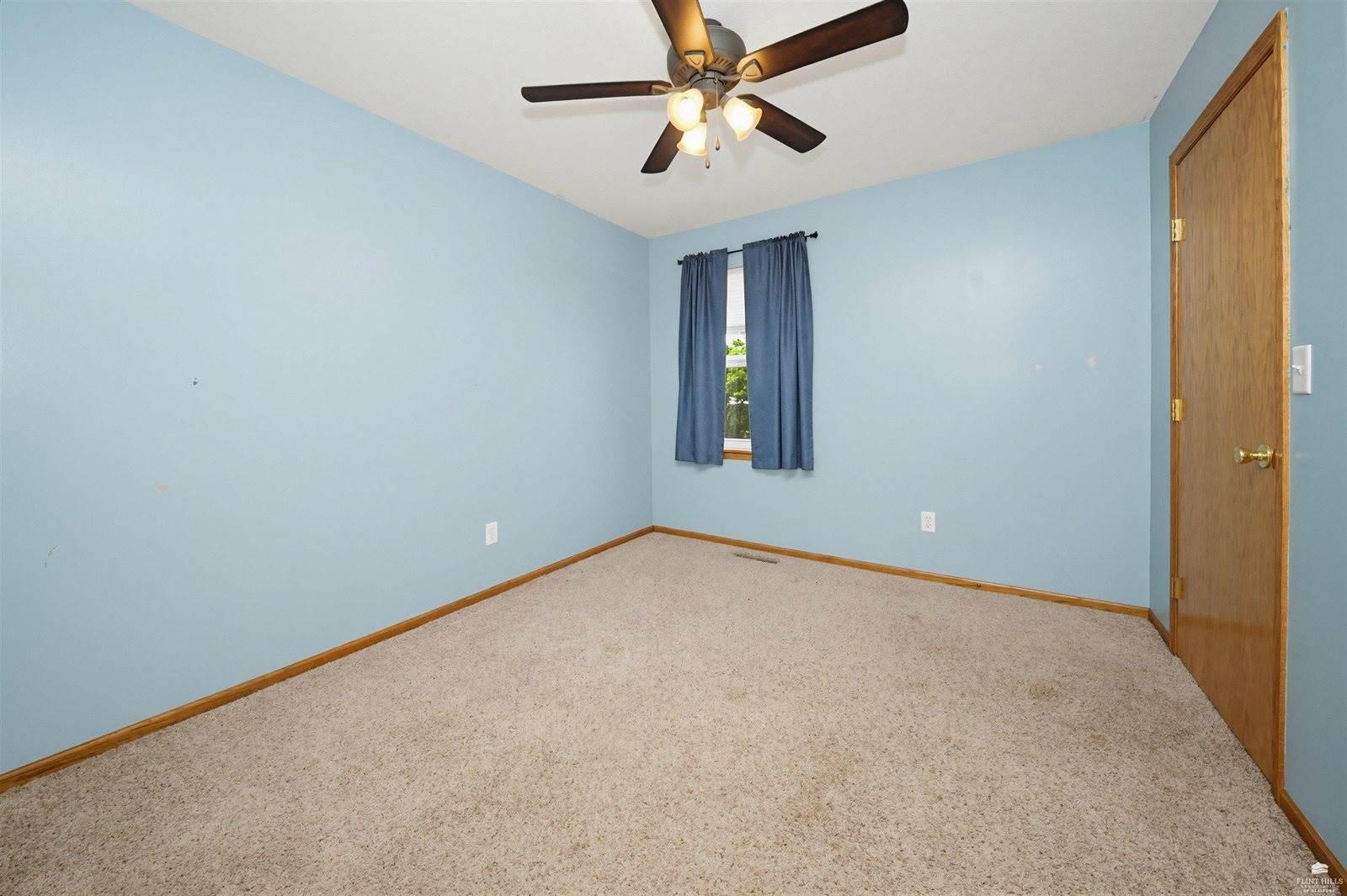 926 Nicholson, Chapman, KS 67431