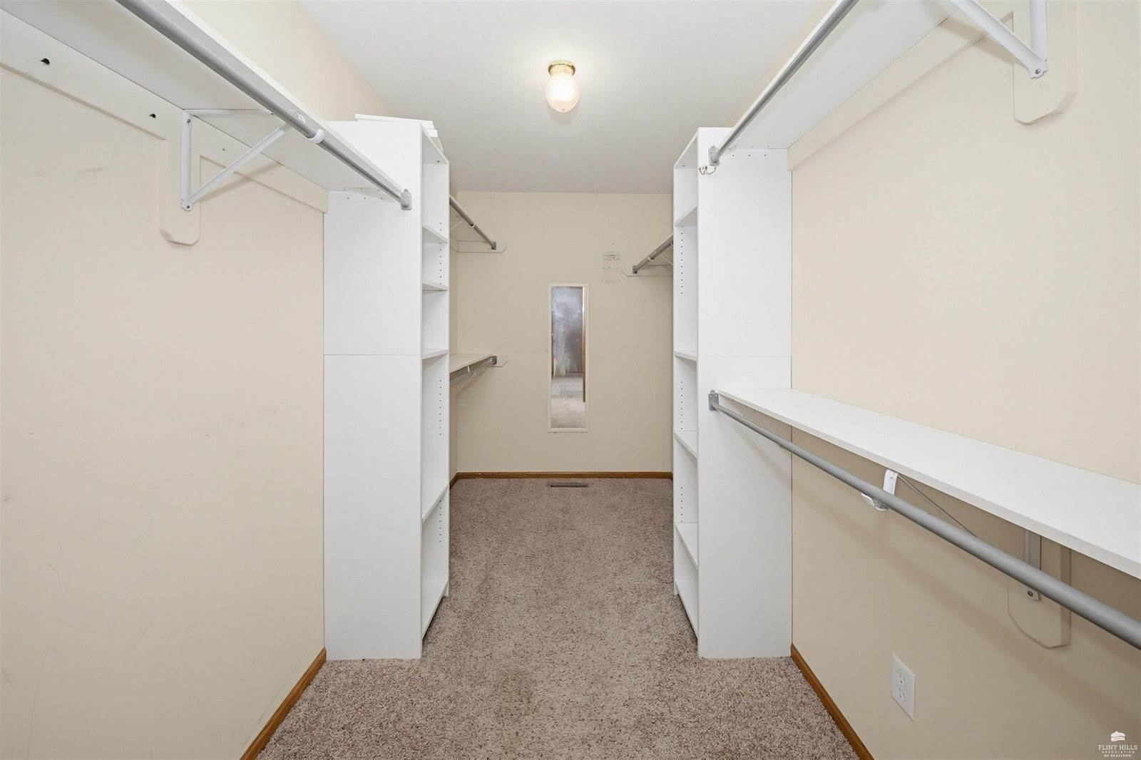 926 Nicholson, Chapman, KS 67431
