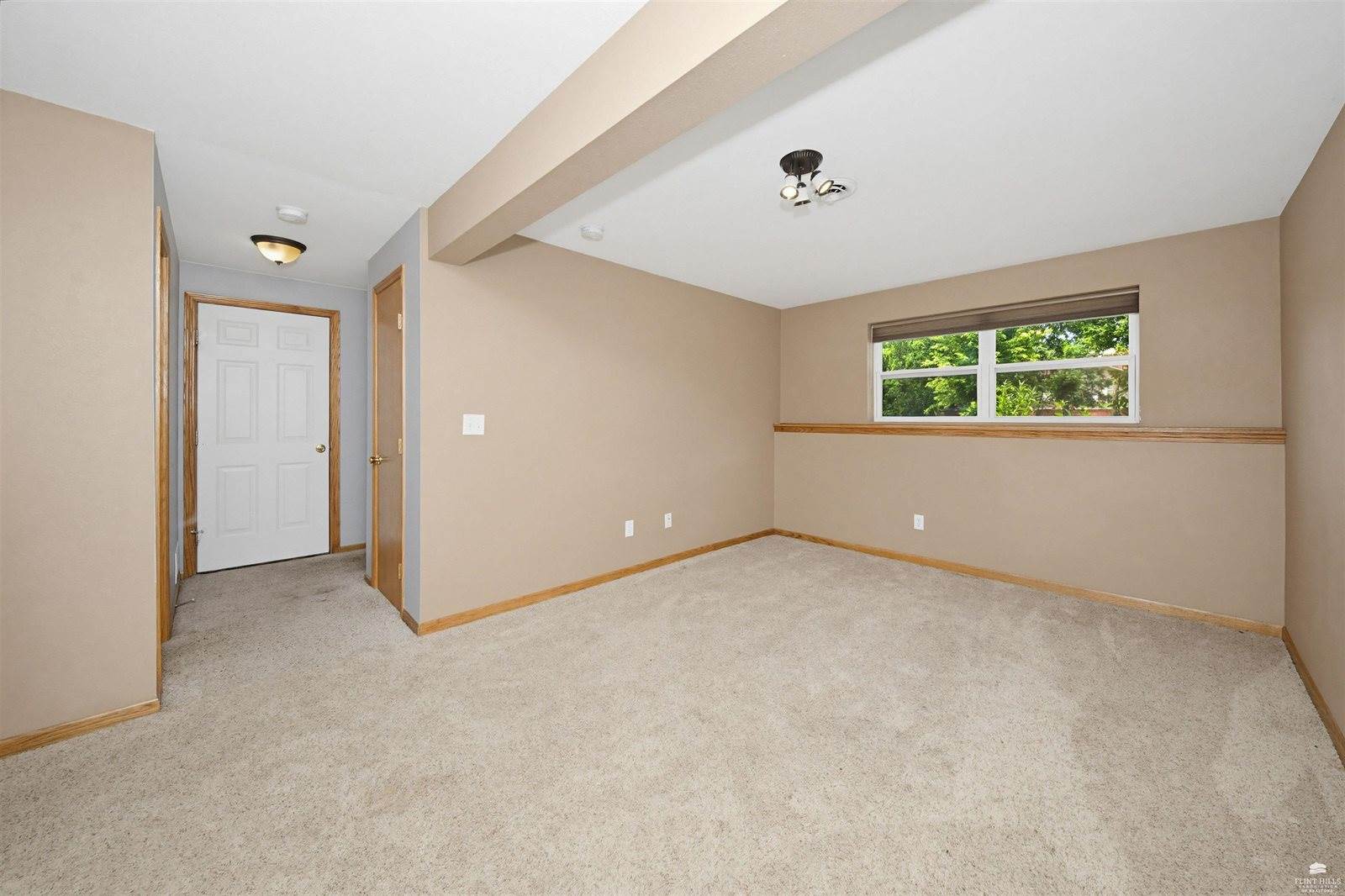 926 Nicholson, Chapman, KS 67431
