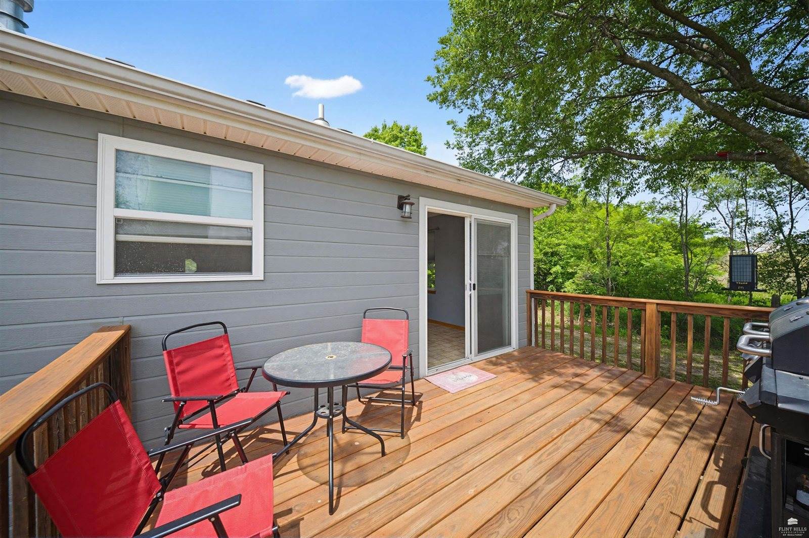 926 Nicholson, Chapman, KS 67431