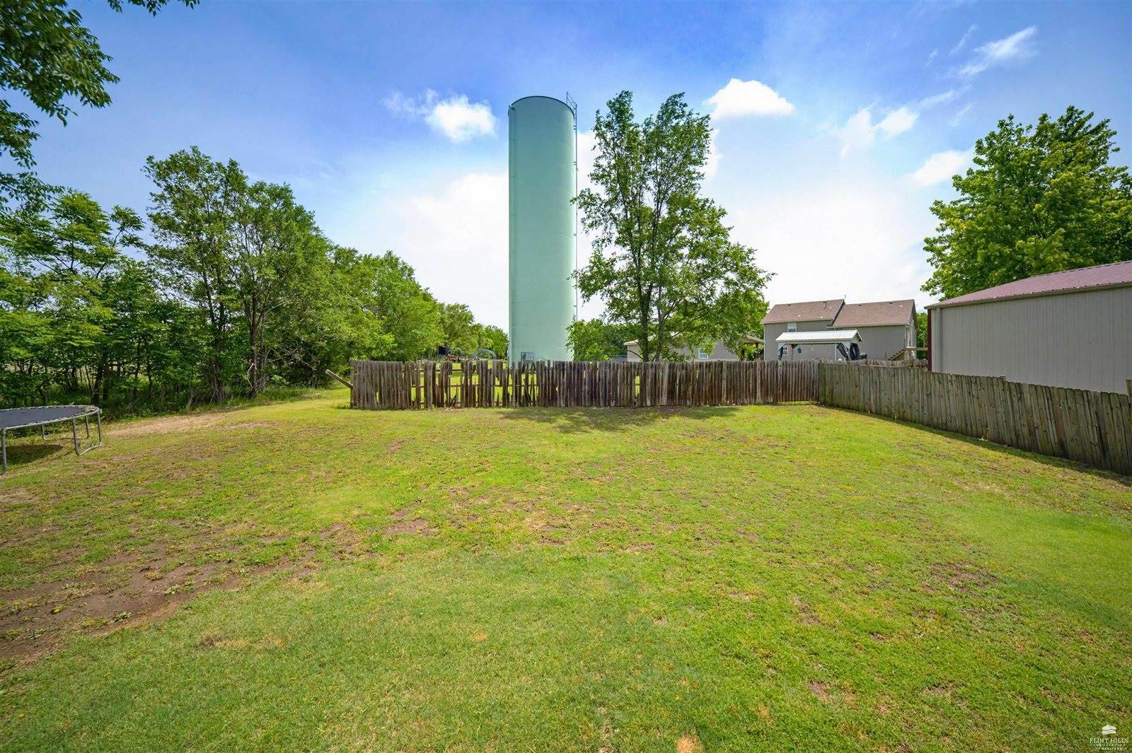 926 Nicholson, Chapman, KS 67431