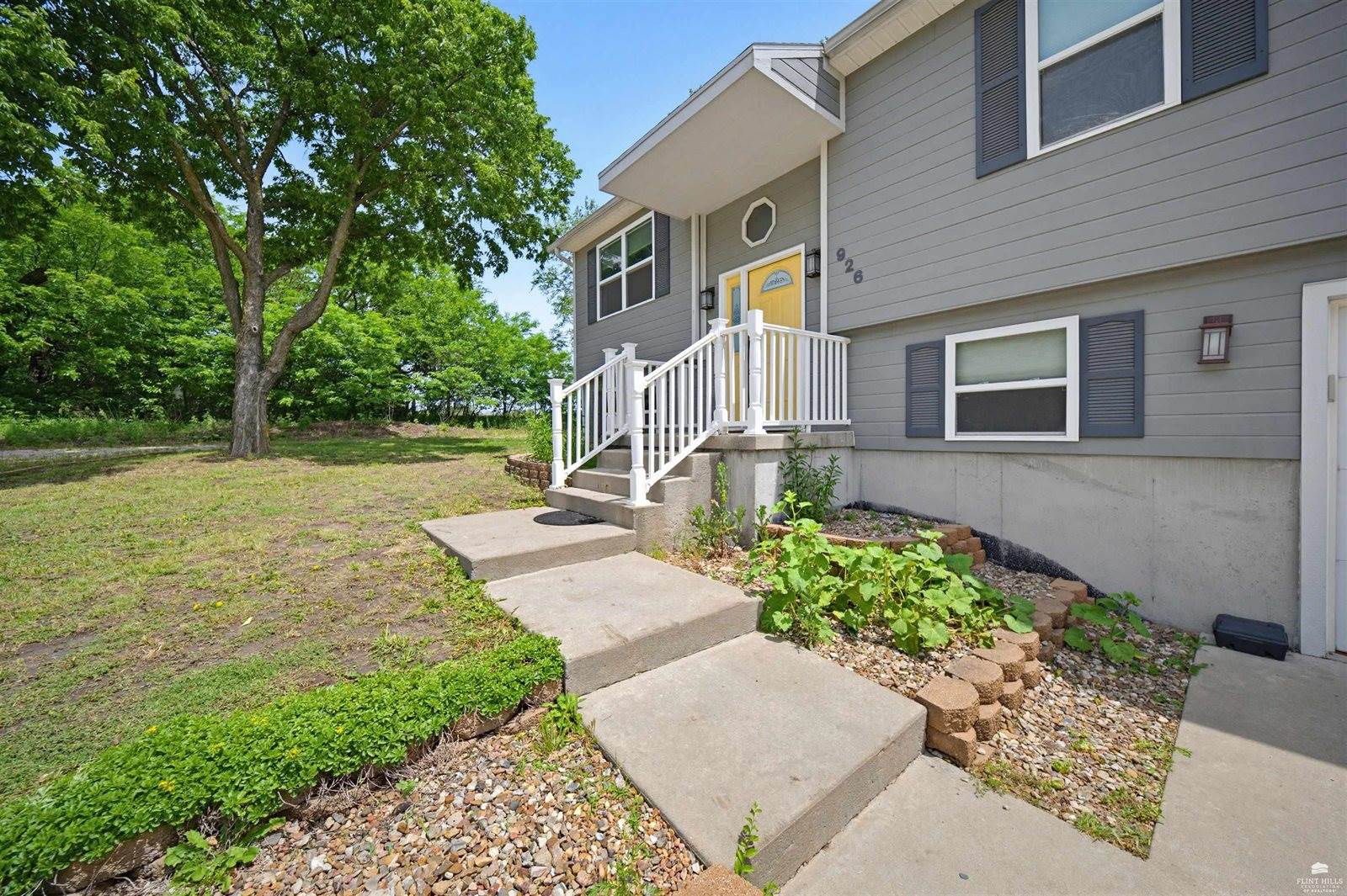 926 Nicholson, Chapman, KS 67431
