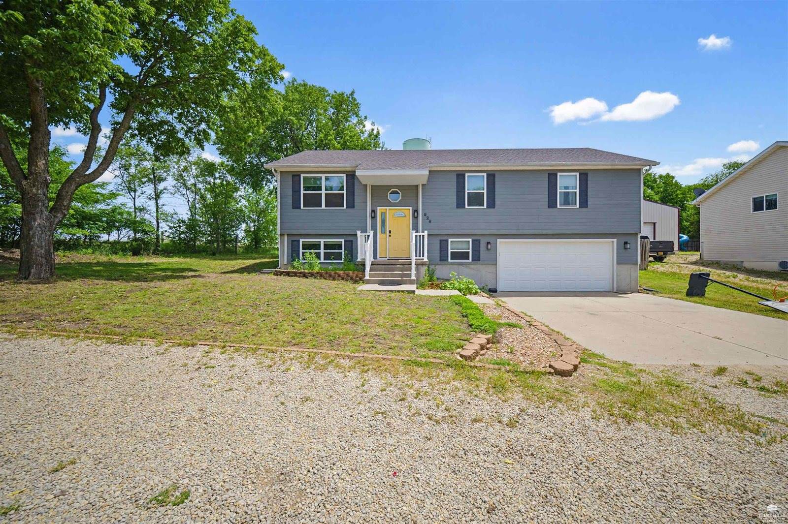 926 Nicholson, Chapman, KS 67431