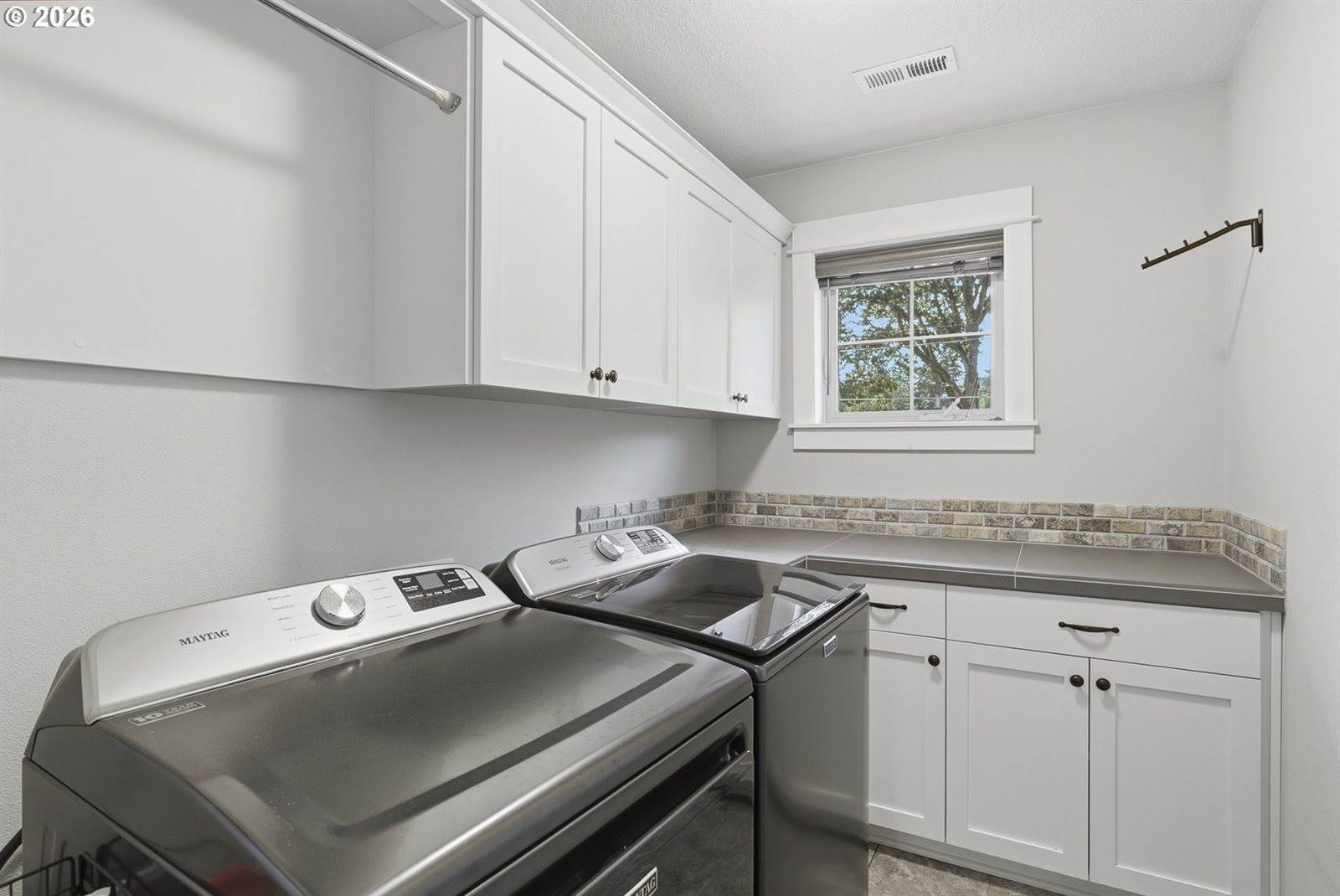 1053 Yates St, Lake Oswego, OR 97034