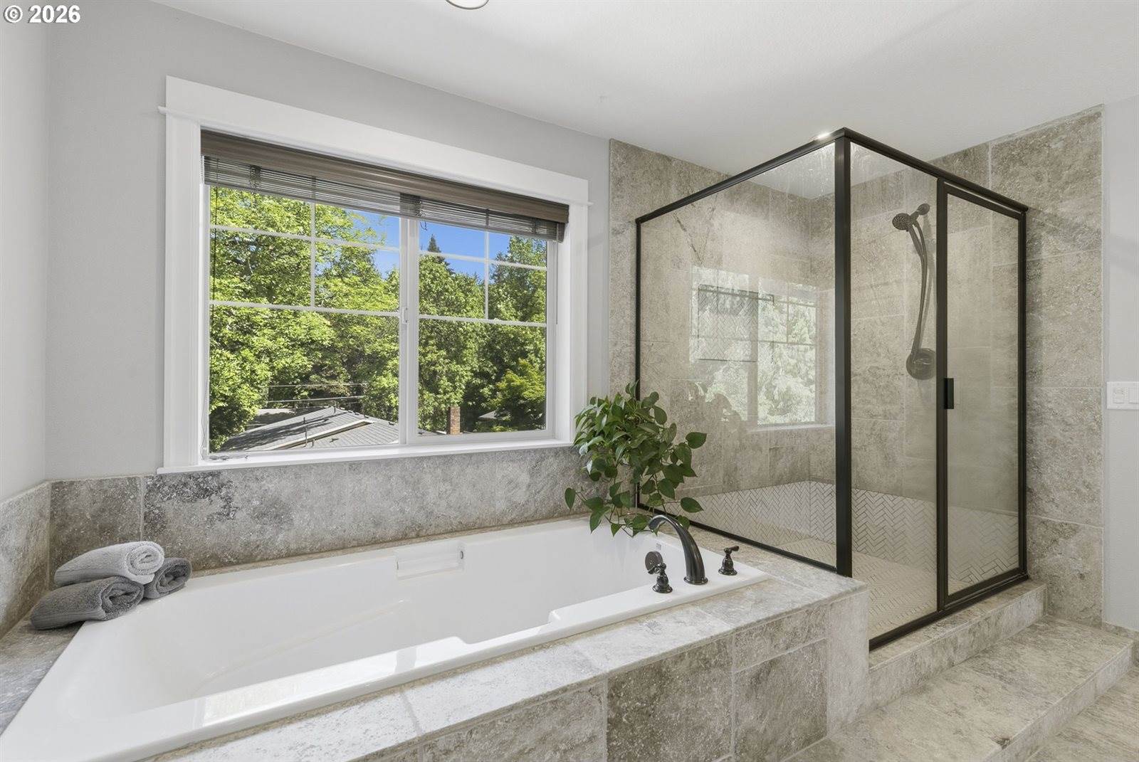1053 Yates St, Lake Oswego, OR 97034