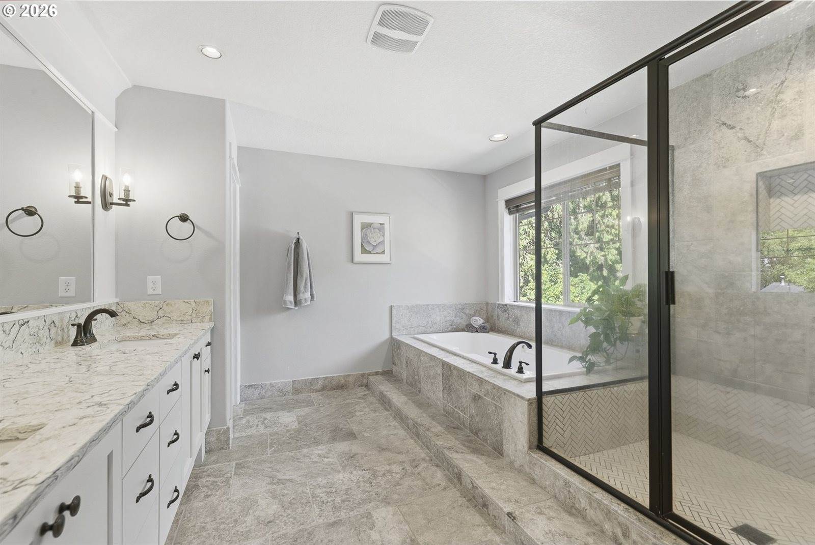 1053 Yates St, Lake Oswego, OR 97034