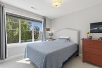 1053 Yates St, Lake Oswego, OR 97034