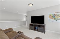 1053 Yates St, Lake Oswego, OR 97034