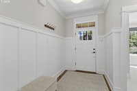 1053 Yates St, Lake Oswego, OR 97034