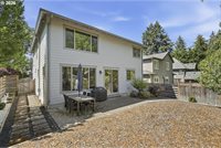 1053 Yates St, Lake Oswego, OR 97034