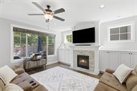 1053 Yates St, Lake Oswego, OR 97034