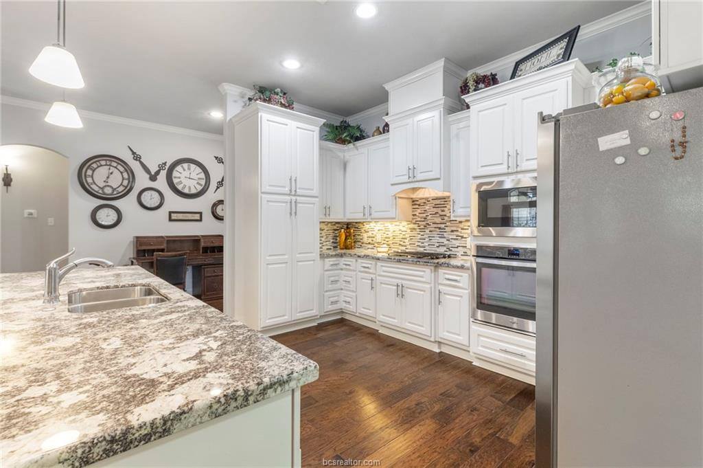 318 Cecilia Loop, College Station, TX 77845