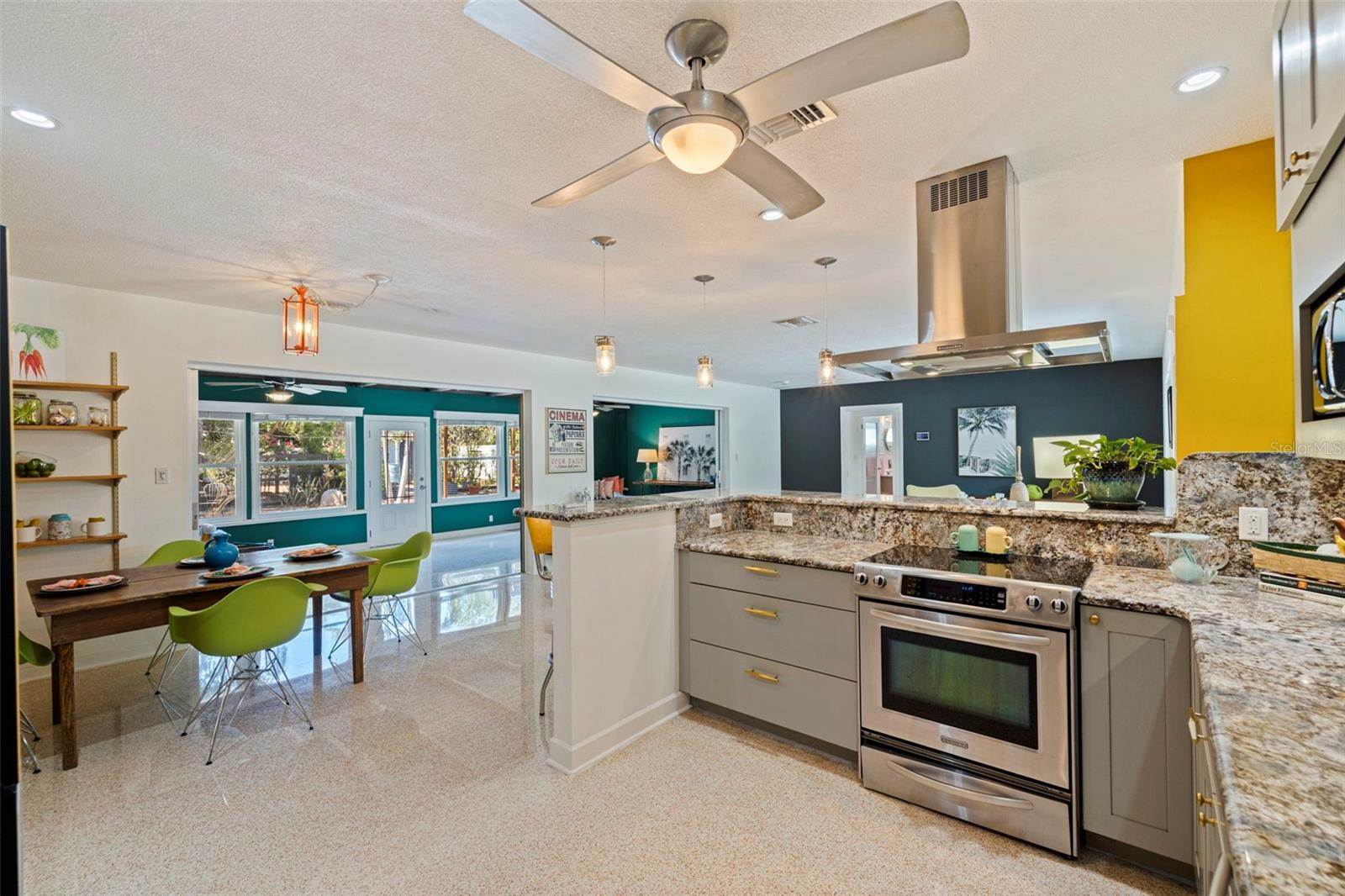 2700 Desoto Way South, Saint Petersburg, FL 33712