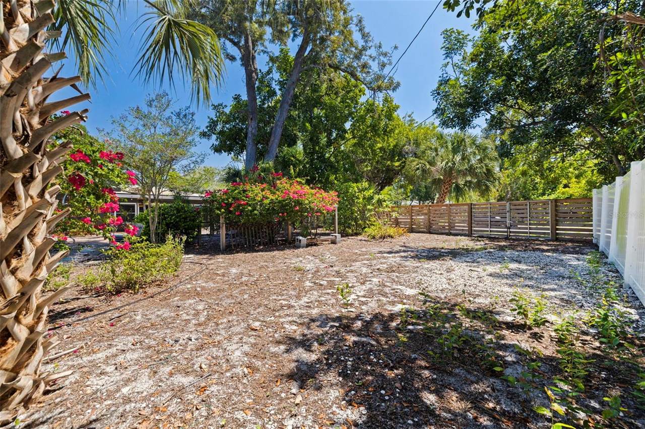 2700 Desoto Way South, Saint Petersburg, FL 33712