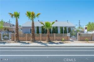 45027 Division Street, Lancaster, CA 93535