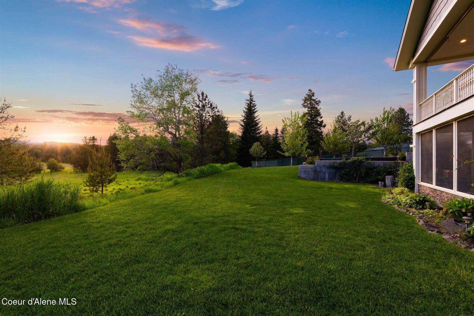 90 Bonnie Ln, Sagle, ID 83860