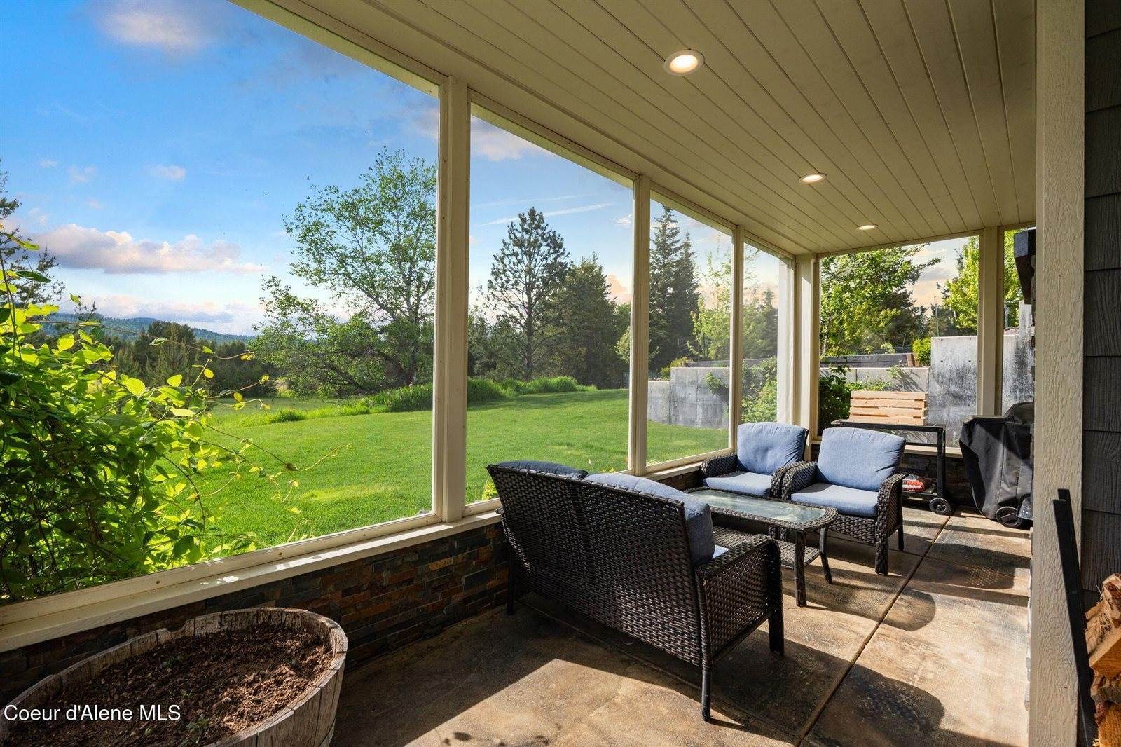 90 Bonnie Ln, Sagle, ID 83860