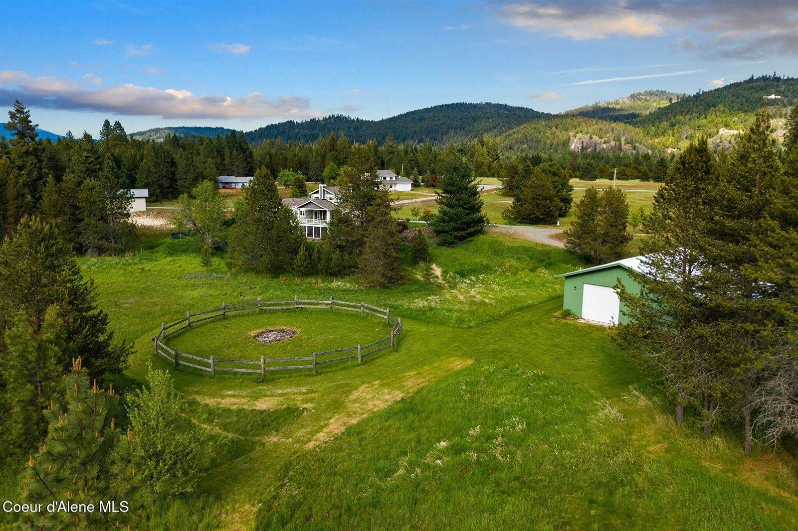 90 Bonnie Ln, Sagle, ID 83860