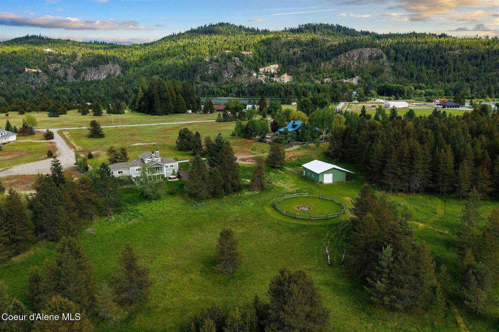 90 Bonnie Ln, Sagle, ID 83860