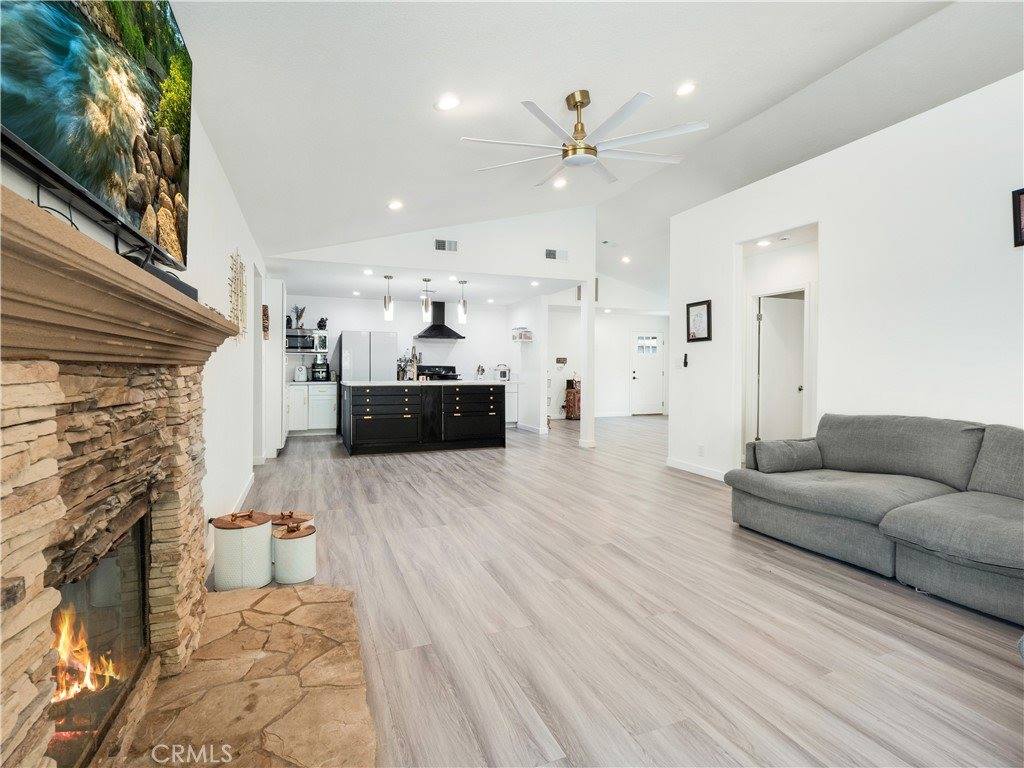 22825 Fir Court, Saugus, CA 91390