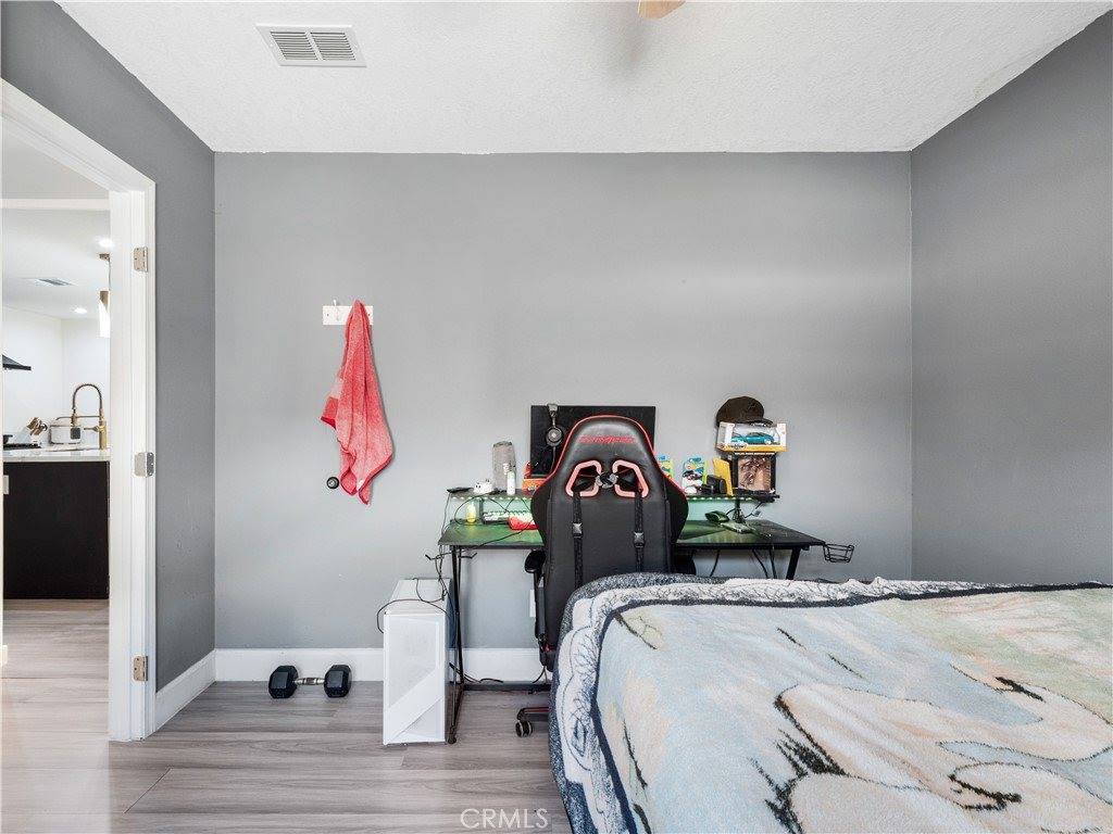 22825 Fir Court, Saugus, CA 91390