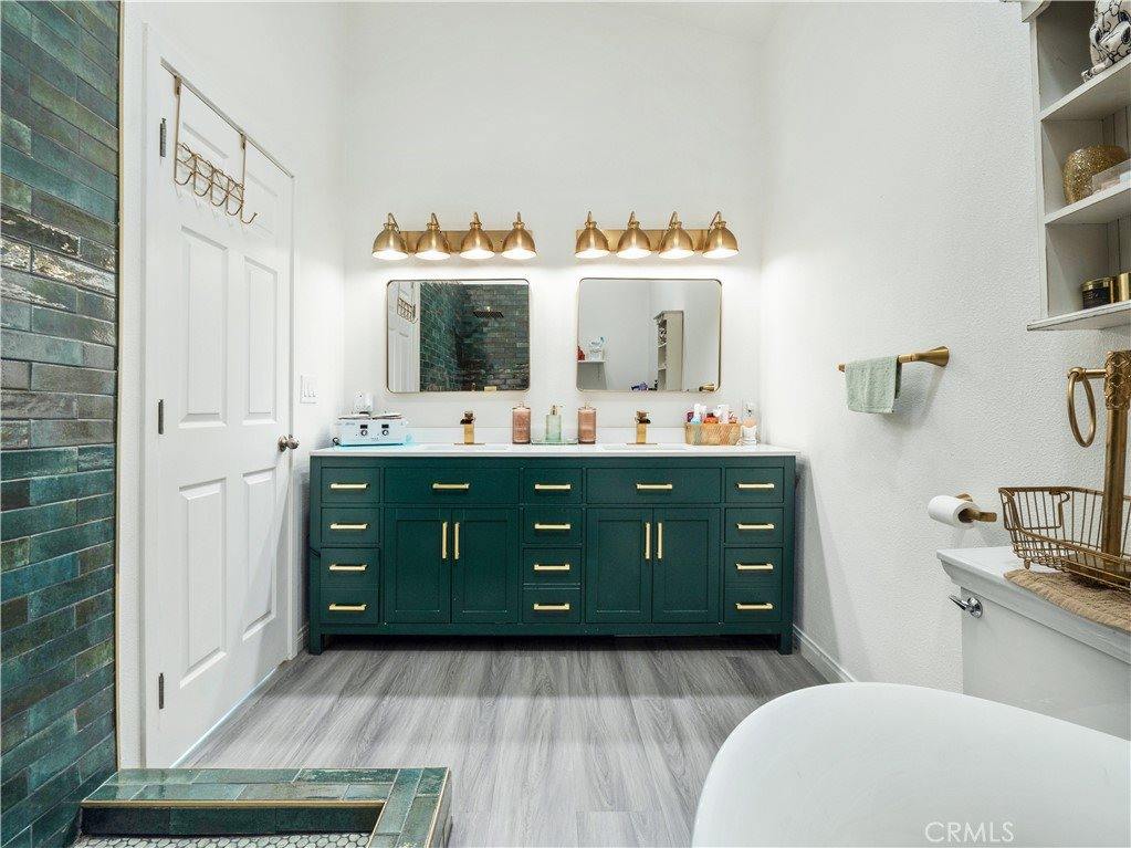 22825 Fir Court, Saugus, CA 91390