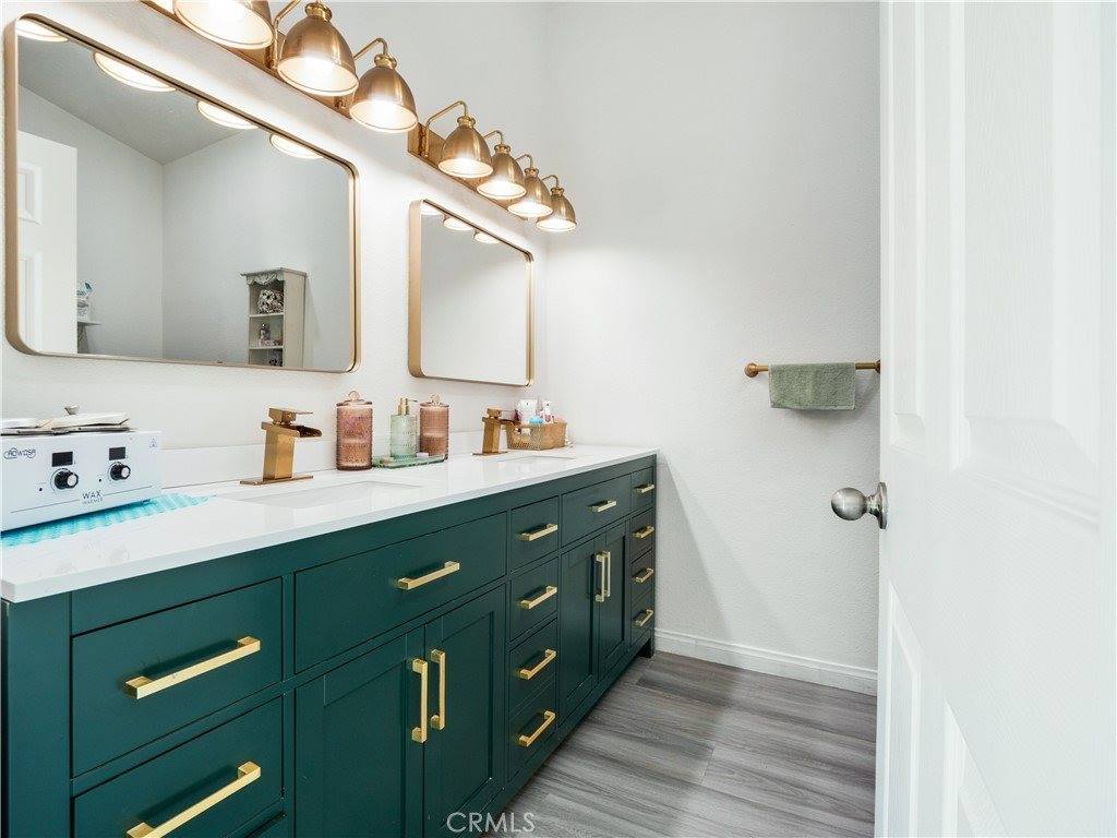 22825 Fir Court, Saugus, CA 91390