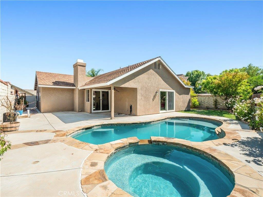 22825 Fir Court, Saugus, CA 91390