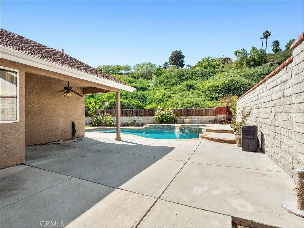 22825 Fir Court, Saugus, CA 91390