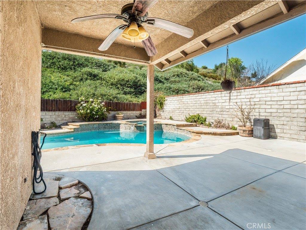 22825 Fir Court, Saugus, CA 91390