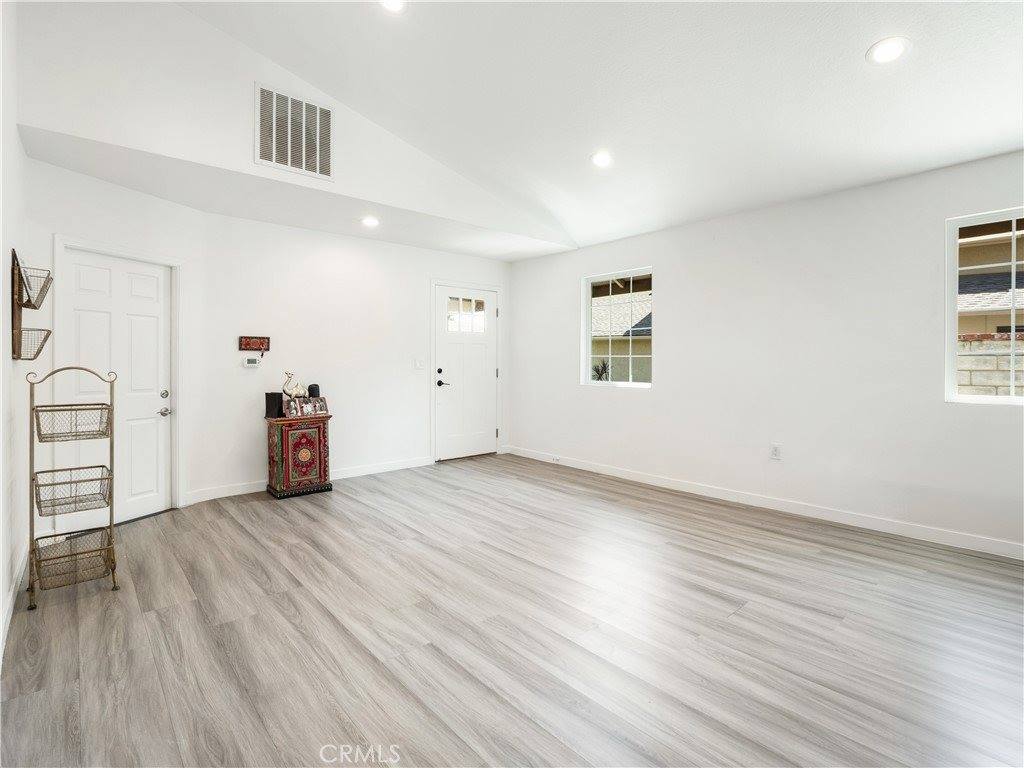 22825 Fir Court, Saugus, CA 91390