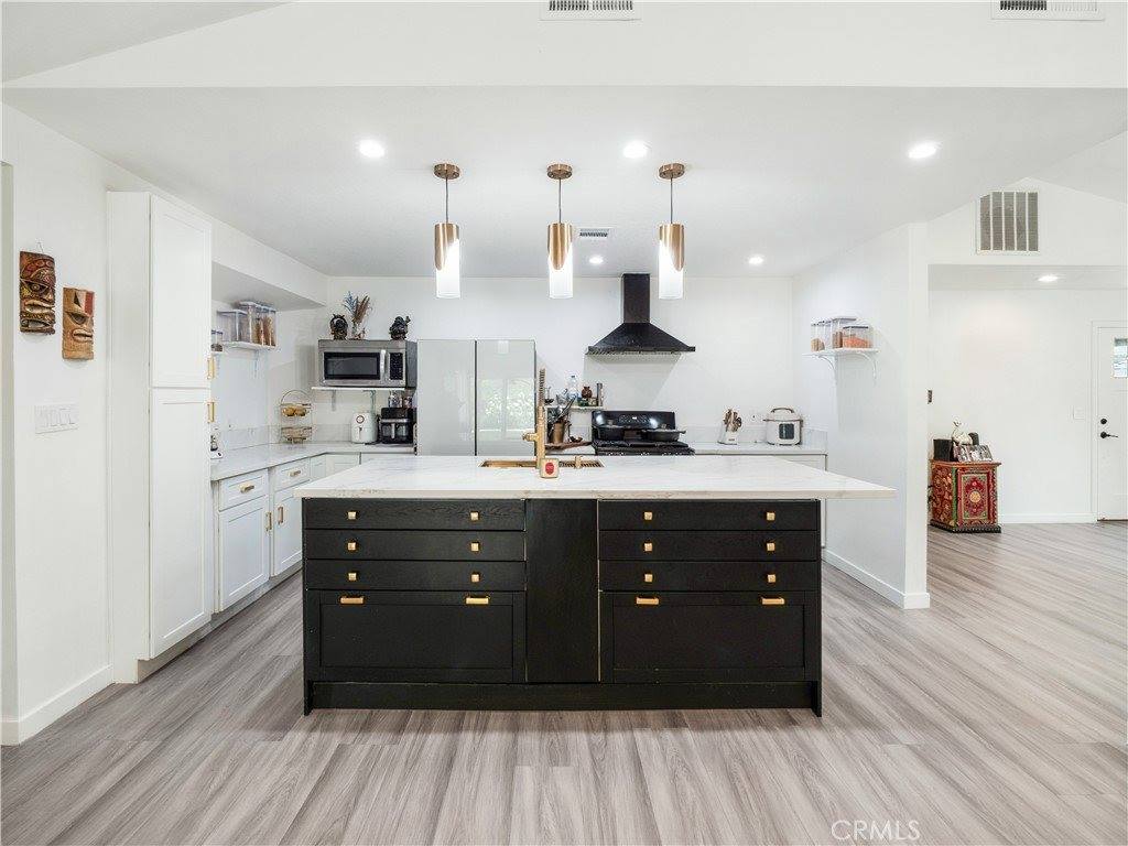 22825 Fir Court, Saugus, CA 91390